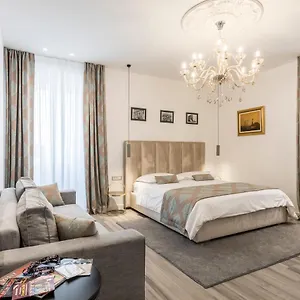Gasthuis Elixir Luxury, Split