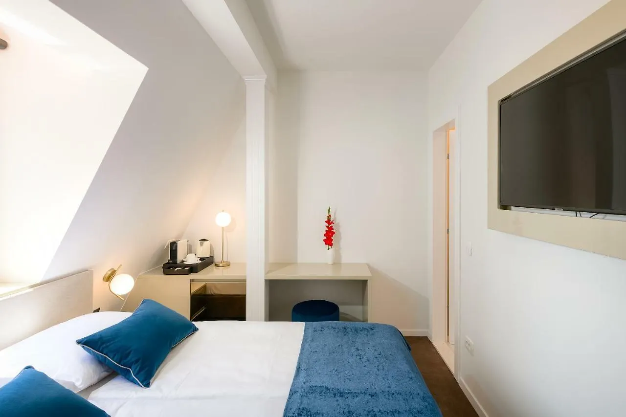 Guest house Flos Luxury Rooms Split