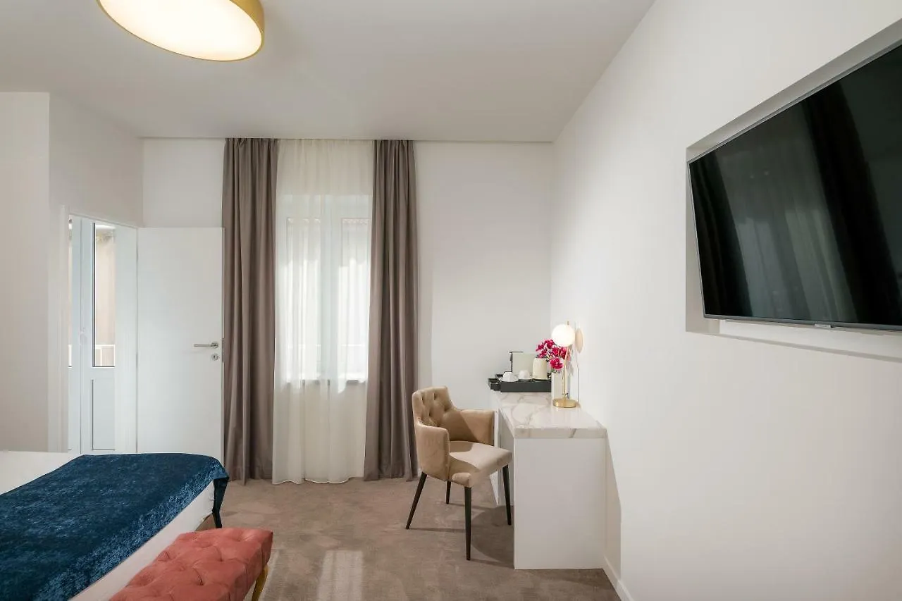 Flos Luxury Rooms Split 4*,  Croatia