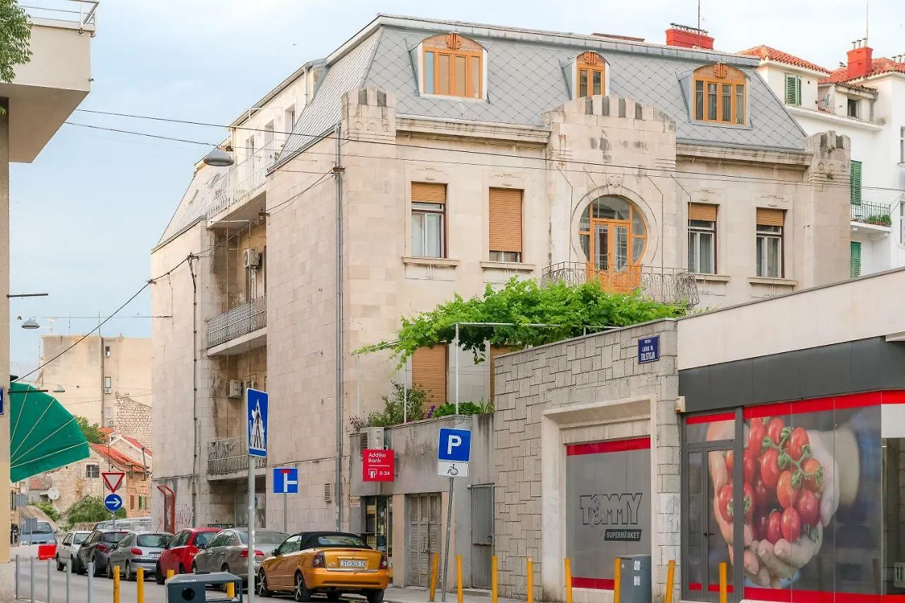 Flos Luxury Rooms Split 4*,  Croatia